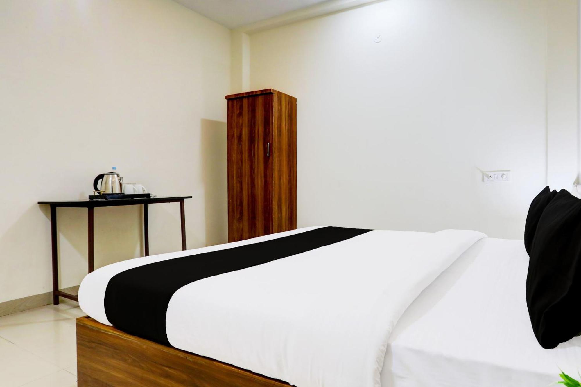 Hotel O Sb 47 Indore Buitenkant foto