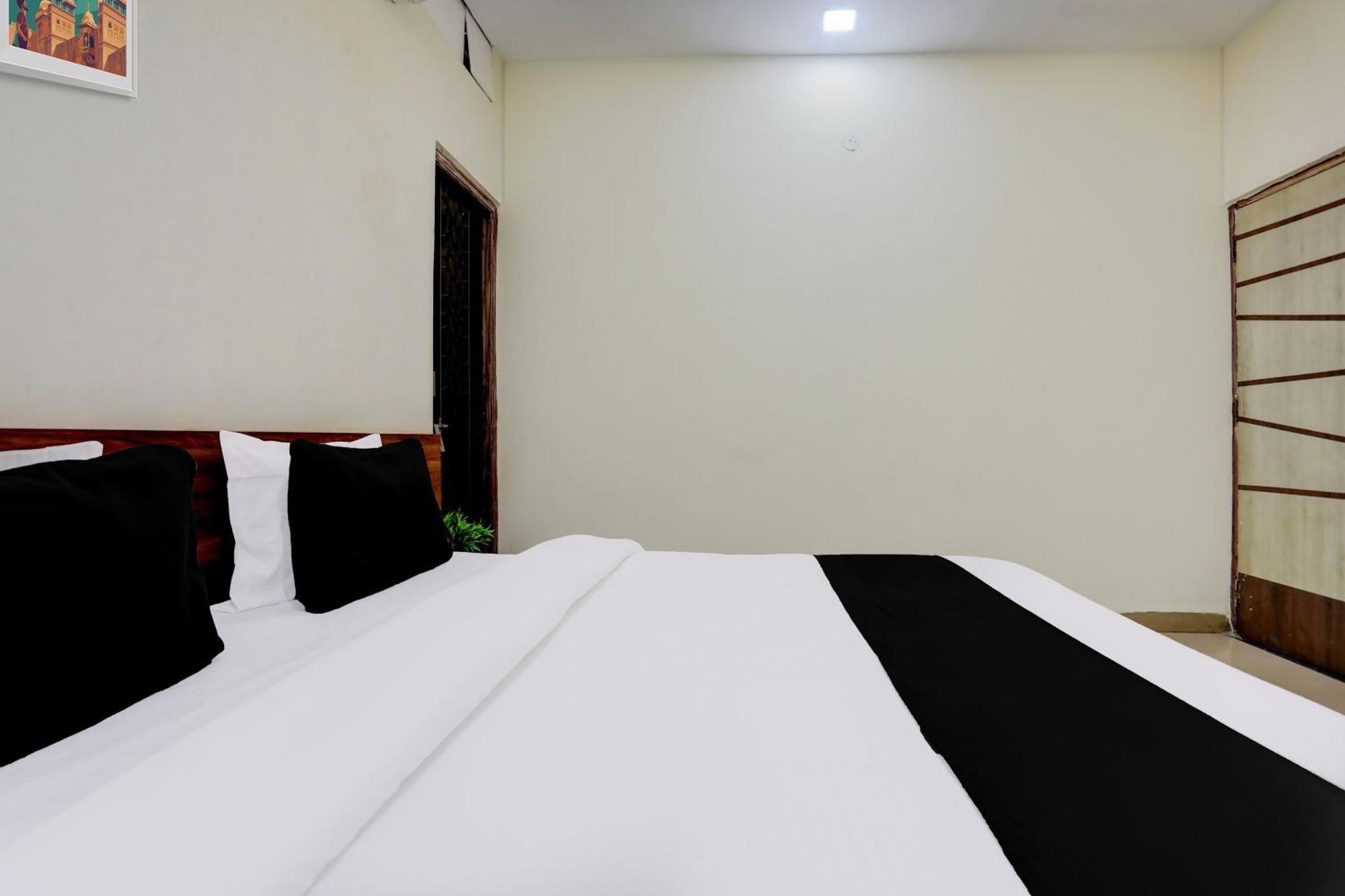 Hotel O Sb 47 Indore Buitenkant foto